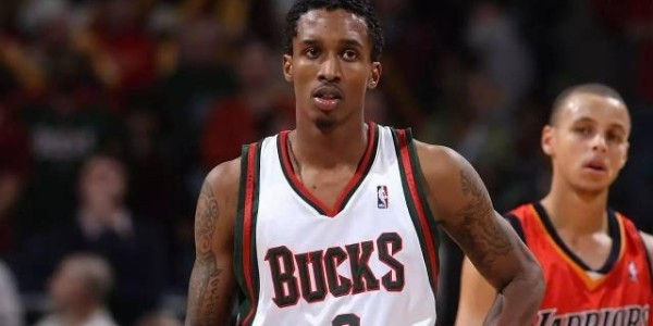 开云官方网站-别跟钱过不去！盘点NBA历史上的那些丹尼斯·施罗德